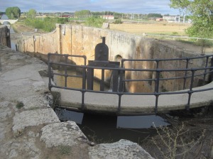Canal de Castilla, puente