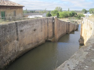 Canal de Castilla, sistema de esclusas
